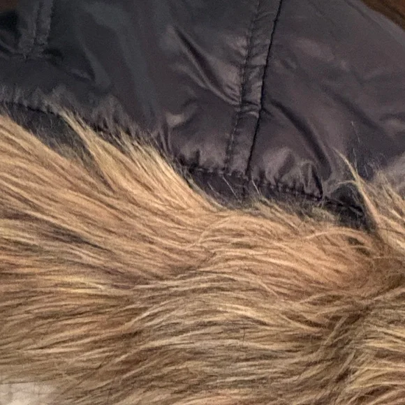 Old Navy Black Puffer Jacket with Faux Fur Trim Hoodie 4T - Picture 6 of 8